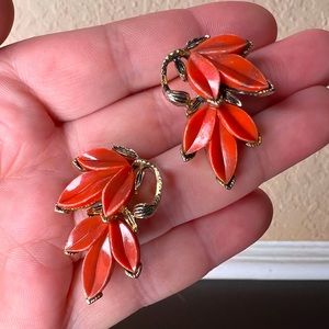 Vintage Costume Jewelry Clip On Earrings, Pastel Peach Coral, Leaves Flora Natur